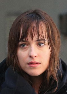 Dakota Johnson bei den Dreharbeiten zu Fifty Shades of Grey in Vancouver (2014)