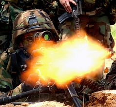Gefecht: Games sollen Kriegsgerät verbessern. Bild: FlickrCC/expertinfantry