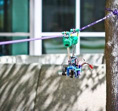 Hangel-Test: Roboter am Seil. Bild: UCSD Jacobs School of Engineering