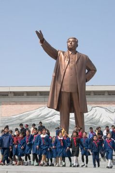 Ehemalige Bronzestatue Kim Il-sungs in Pjöngjang (April 1972 - April 2012)