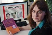 Nicole Haußecker hat gemeinsam mit Wolfgang Frindte die neue Studie „Inszenierter Terrorismus“ herausgegeben. Bild: Jan-Peter Kasper/FSU