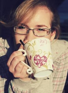 Mädchen: Bei ihr macht der Kaffee weniger aus. Bild: pixelio.de, Helene Souza