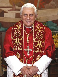 Benedikt XVI., der 265. und amtierende Papst Bild: Fabio Pozzebom/ABr / de.wikipedia.org