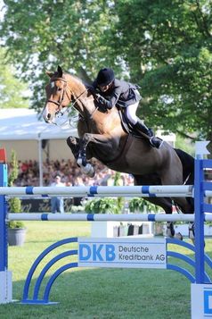 Luciana Diniz mit Lennox. Bild: Karl-Heinz Frieler "obs/Comtainment GmbH"