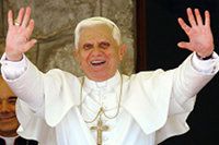 Papst Benedikt XVI. (82) Bild: GoMoPa