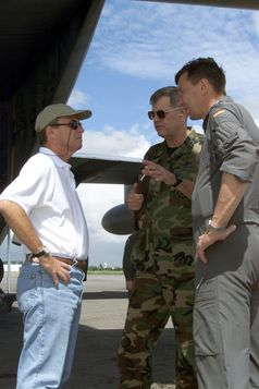 Von Links: US-Botschafter Dean Curran, Major General Joe Wehrle, Colonel Joachim Wundrak, Archivbild