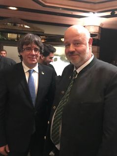 Carles Puidgemont (l.) und Florian Weber Bild: "obs/Bayernpartei"