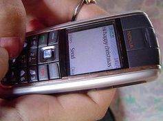 Altes Handy: In Indien ist das keine Seltenheit. Bild: flickr.com/Ken Banks