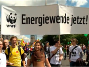 WWF-Aktivisten auf der Großdemo in Berlin am 28.05. © Thomas Macholz / WWF 