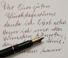 Alte Schrift: Unlesbarer Stil führt zu Vernunft. Bild: pixelio.de, W. Dirscherl