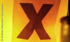 Das große X - seit fast 30 Jahren Symbol des Widerstands gegen die Lagerung von Atommüll am Standort Gorleben. Bild: Andreas Schoelzel / Greenpeace