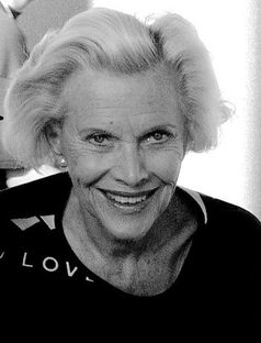 Honor Blackman