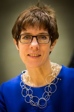 Annegret Kramp-Karrenbauer (2015)