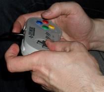 Gamepad: Gemeinsam Spielen am PC oder TV gefällt der Mehrheit besser. Bild: pixelio.de/S. Grazioli