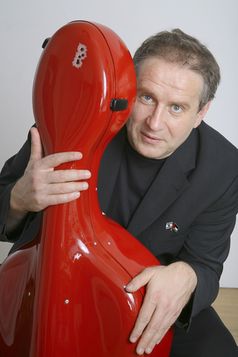 Matthias Deutschmann: Markenzeichen Cello