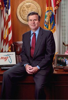 Jeb Bush (offizielles Porträtfoto, 2006)