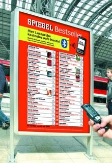 Digitale Leseproben auf Plakat wichtiger Schritt für das mobile Shopping der Zukunft. Bild: Ströer Out-of-Home Media AG