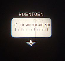 Blick in ein Taschendosimeter zur Dosisbestimmung, hier 320 Röntgen Bild: Wusel007 / de.wikipedia.org