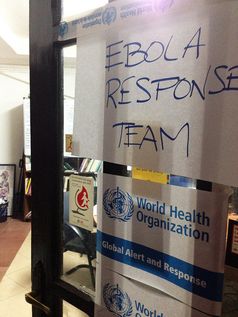 Büro für Ebola Response Team. Bild:   CDC Global, on Flickr CC BY-SA 2.0