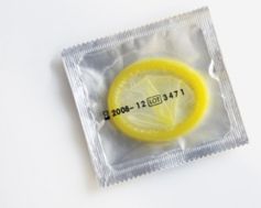 Kondome sind nicht sehr sicher. Bild: Bernd Boscolo/pixelio.de