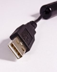 Die Nachfolger von USB 2.0 sollen deutlich höhere Übertragungsraten bringen. Bild: pixelio.de/morlok