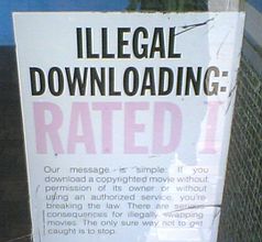 Warnung: BitTorrent-Downloader leicht ausforschbar. Bild: FlickrCC/sillygwailo