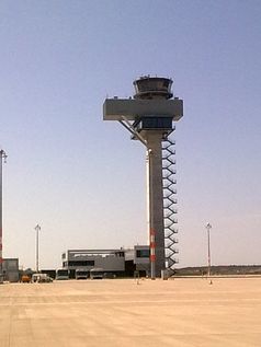 Tower vom Flughafen Berlin Brandenburg „Willy Brandt“ (IATA: BER)