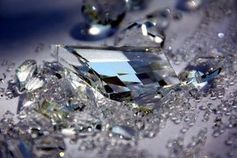 Diamanten: nicht nur als Schmuck nutzbar. Bild: pixelio.de/Michaela Schöllhorn