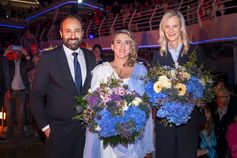 Kapitän Omar Caruana, Taufpatin Fenia Kalachani, Wybcke Meier, CEO TUI Cruises.  Bild: TUI Cruises GmbH Fotograf: Ulrich Schaarschmidt