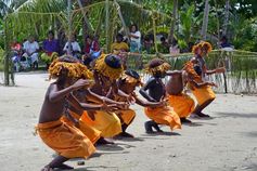 Rituelle Tänze im Takuu-Atoll
Quelle: Anke Mösinger, Leibniz-Zentrum für Marine Tropenökologie (idw)