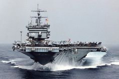 US-Flugzeugträger als schwimmende Badewannen und ihre Kampfflugzeuge als "eiseren Vögel"? Bild: US-Navy USS-Enterprise