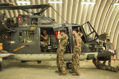 Vorbereitungen der Sea Lynx am Flughafen von Djibouti