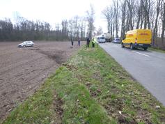 Im Bereich Bahnsen verunfallter Peugeot einer 26-Jährigen - 13.04.21 Bild: Polizei
