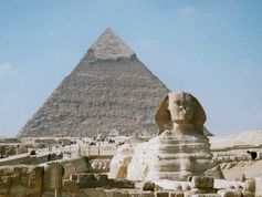 Sphinx vor der Chephren-Pyramide