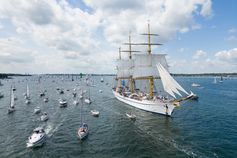 Am 29.06.2024 fand zum Abschluss der Kieler Woche die windjammerparade statt. Traditionell angeführt durch dei Gorch Fock. Bild: Bundeswehr