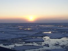 Unterwegs im Arktischen Ozean. Foto: Ursula Schauer, Alfred-Wegener-Institut 