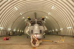 Vorbereitungen der Sea Lynx am Flughafen von Djibouti