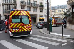 Einsatzkräfte vor dem Charlie-Hebdo-Büro am 7. Januar 2015