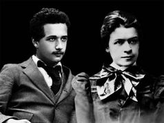 Albert Einstein und senie erste Frau Mileva Bild: schwertasblog.wordpress.com