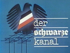 Logo der DDR-Sendung Der schwarze Kanal (1960–1989) mit der Reichsflagge in der Mitte.