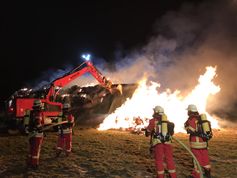 Löscharbeiten der Feuerwehr Bild Markus Fritsch Kreisfeuerwehrverband Calw e.V.