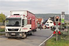 Eine Schranke stieß auf das Führerhaus. Bild: Polizei