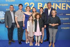 Florian Herrmann, Jannis Niewöhner, Luna Wedler, Caroline Wahl, Anna Eigl, Wolfram Weimer, Zoe Baier, Atabey Chiriac und Dorothee Erpenstein  (2025) Bild: Constantin Film Fotograf: Leonhard Simon