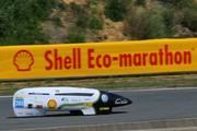 Das Ökomobil der TU Chemnitz "Sax 2" auf der Rennstrecke des Shell Eco-marathon in Nogaro. Foto: Fortis Saxonia, Friedemann Lätsch