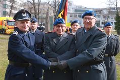 Übergabe des Bundeswehrkrankenhauses Berlin von Generalarzt Dr. Horst-Peter Becker an Oberstarzt Dr. Ralf Hartmann.  Bild: Sanitätsdienst der Bundeswehr Fotograf: Thilo Pulpanek