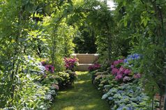 Auch für Privatgärten sollten man auf gute Qualität achten, um lange Freude an schönen und gesunden Pflanzen und Gehölzen zu haben.