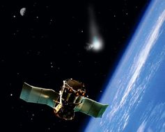 Kometenjäger: Der NASA-Satellit für "Astronomie bei Submillimeter Wellenlaengen" beherbergt ein kleines Radioteleskop, mit dem sich Wasserdampf detektieren lässt. Das macht SWAS zum idealen Observatorum für die Jagd nach Kometen. NASA und B. Scott Kahler, David Aguilar (Harvard-Smithsonian Center for Astrophysics)