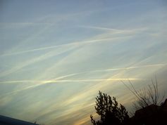 GeoEngineering / Chemtrails und völlig trüber Himmel über Schweinfurt im Jahr 2015