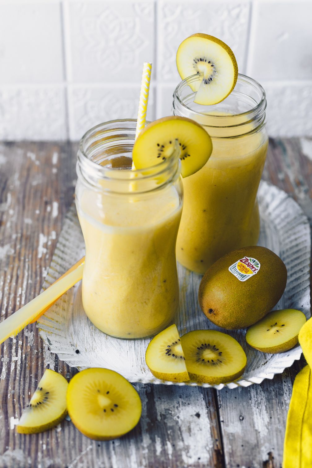 Buttermilch-Kurkuma-Smoothie mit Zespri[TM] SunGold[TM] Kiwi / Bild: Zespri International Fotograf: Tina Bumann