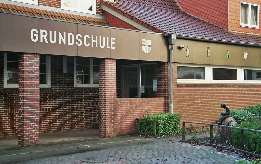 Grundschule iim Stil der 1970er Jahre.